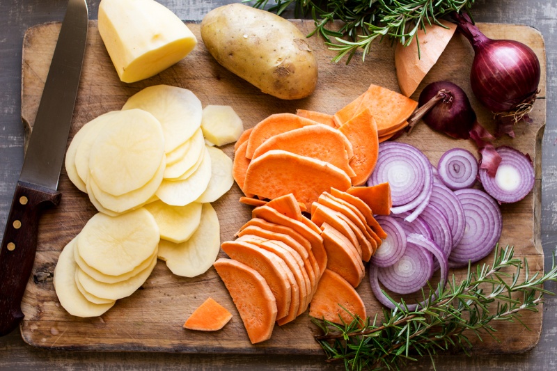 Vegan Scalloped Potatoes with Cabbage - The Carrot Underground🥕