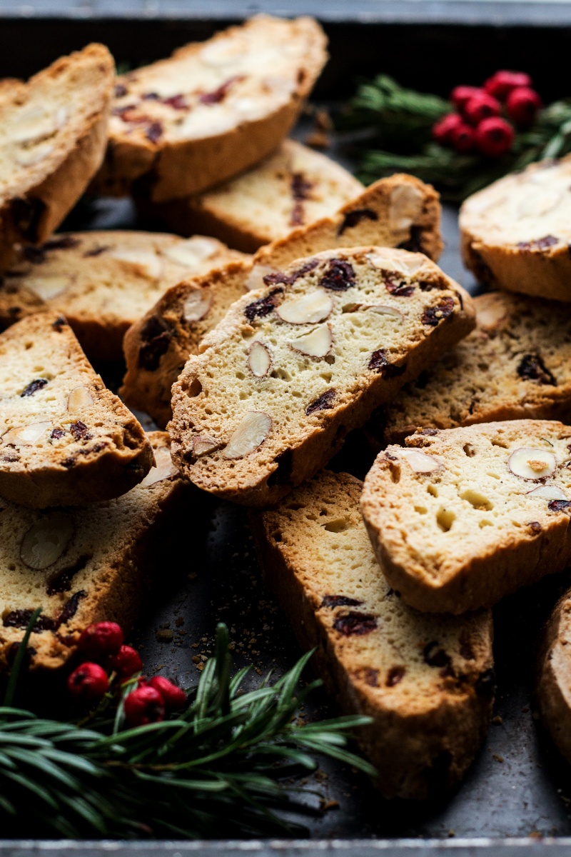 eggless biscotti presentation close up