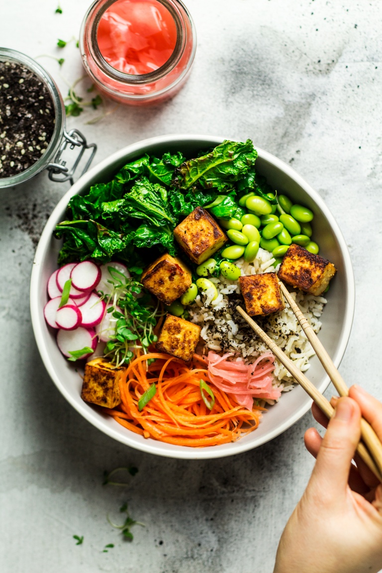 Bento bowl with sesame tofu - Lazy Cat Kitchen