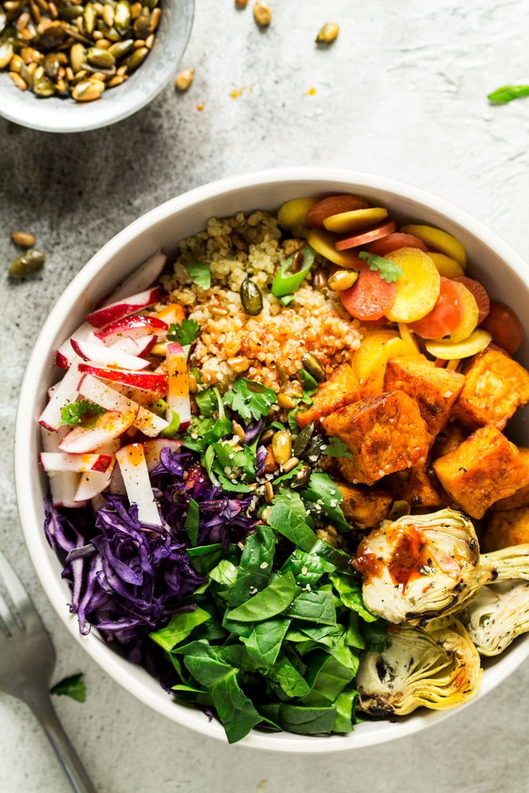 Sunny veggie bowl with harissa dressing