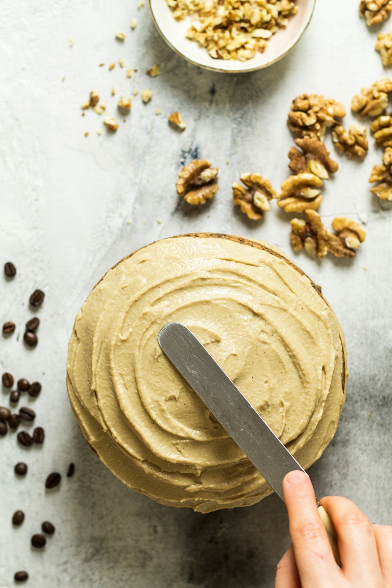 vegan walnut cake icing