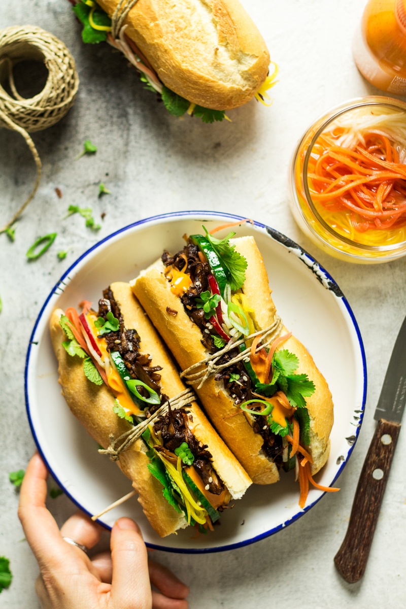 vegan pulled pork banh mi