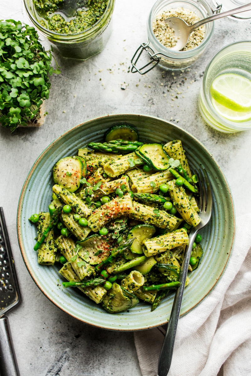 vegan pesto pasta lunch