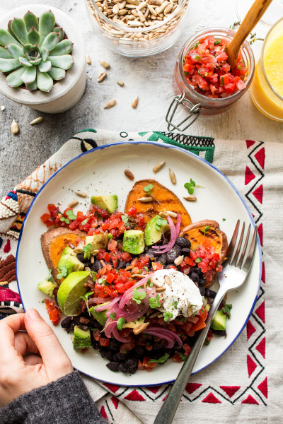 Mexican lunch bowl with spicy crumb - Lazy Cat Kitchen