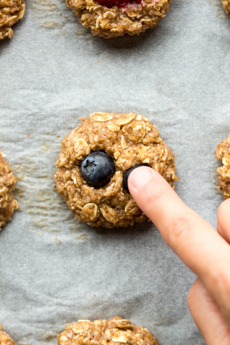 vegan breakfast cookies shaping