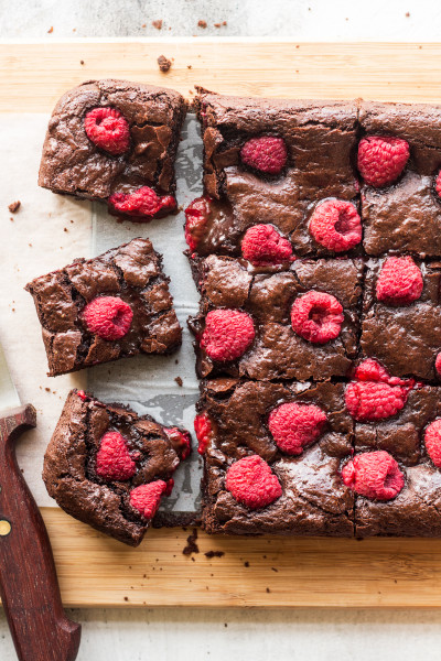 vegan raspberry brownies cut