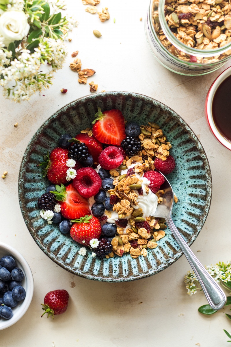 oil-free granola breakfast