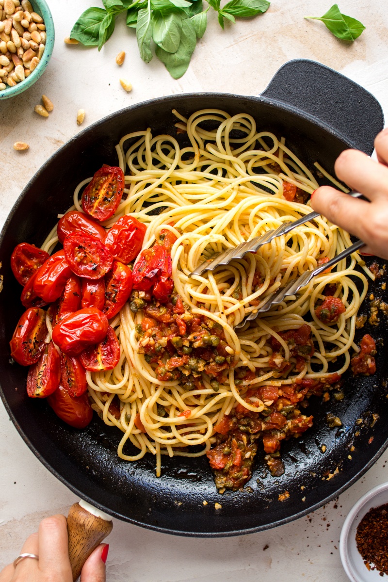 roasted tomato pasta pan