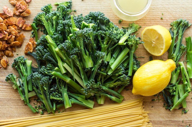 vegan broccoli pasta ingredients