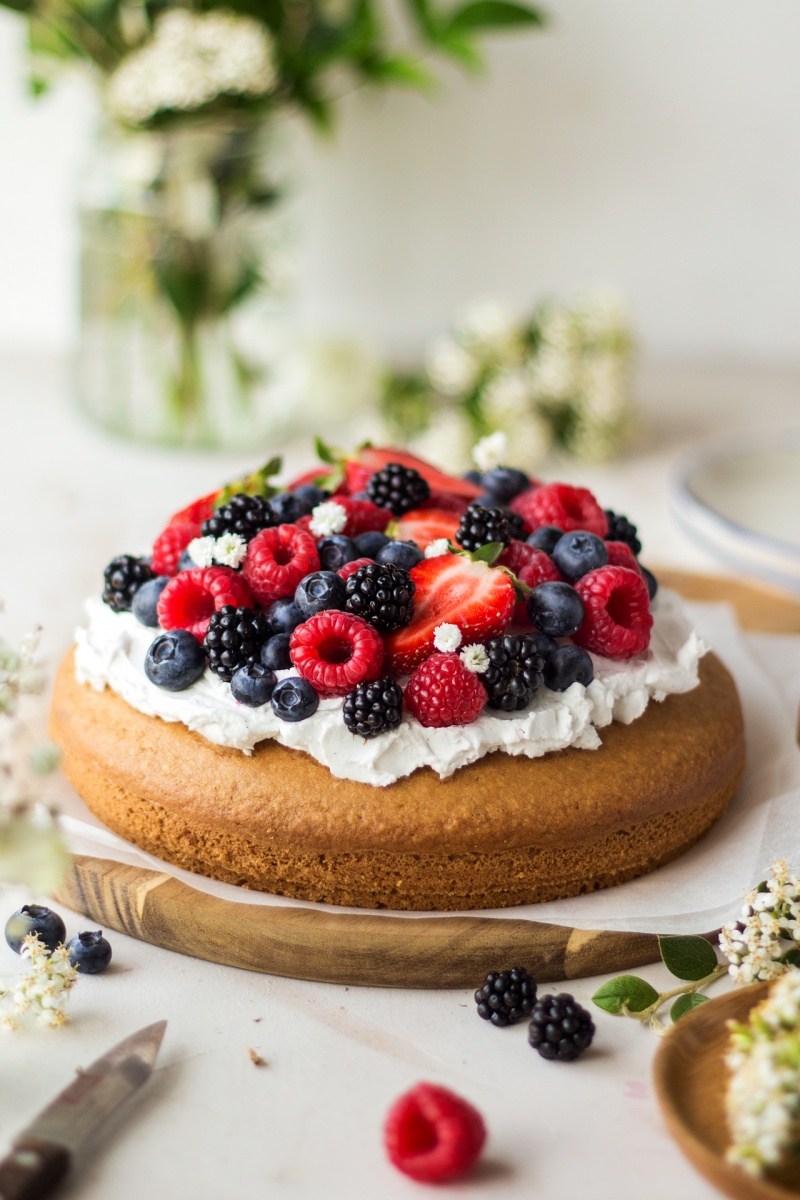 vegan sponge cream berries whole