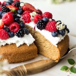 Vegan sponge with berries and cream-image