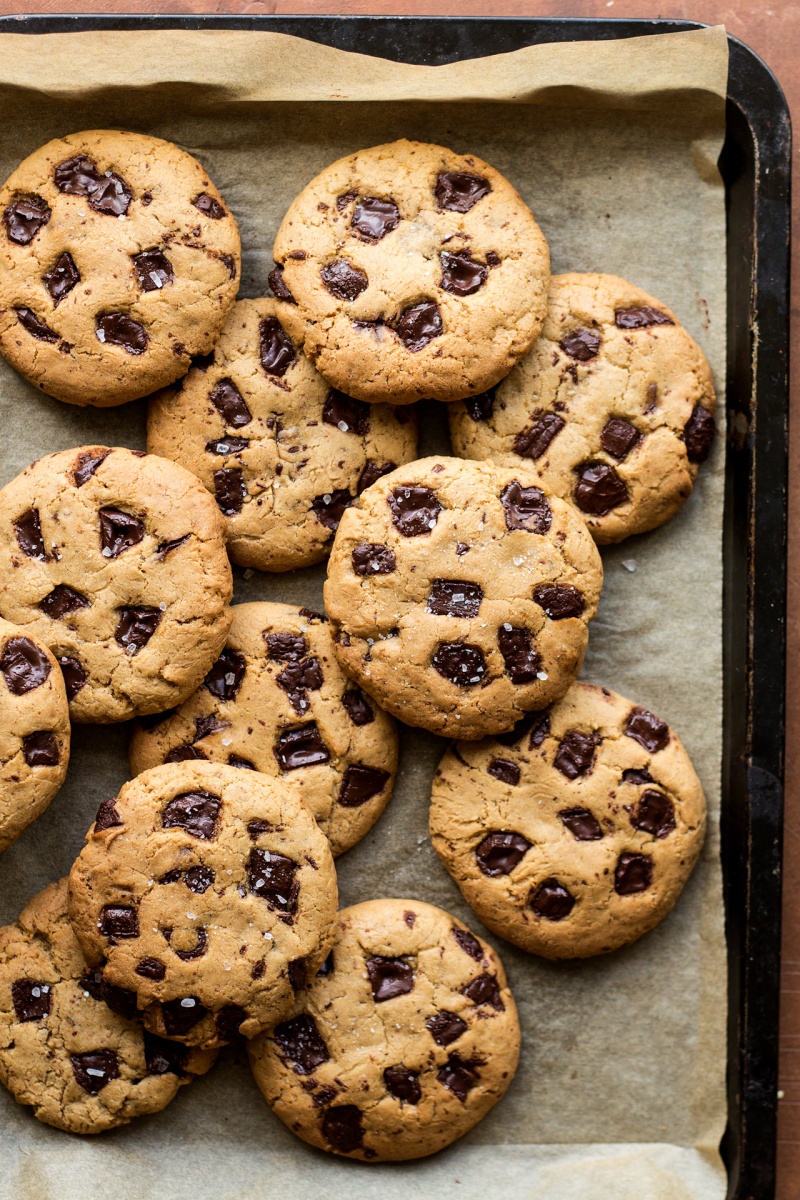 vegan chocolate chip cookies tray