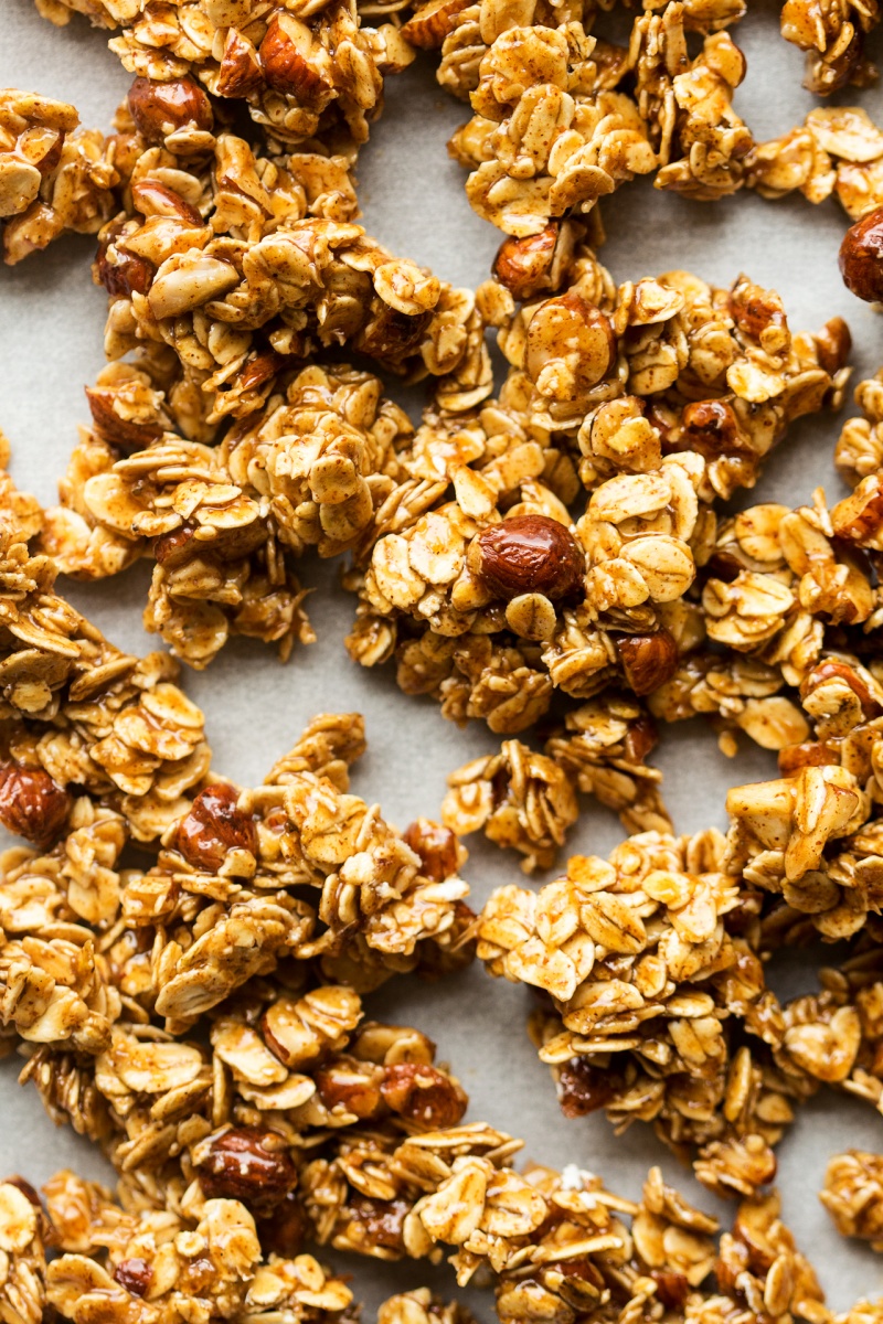 Healthy granola (no sugar or oil) - Lazy Cat Kitchen