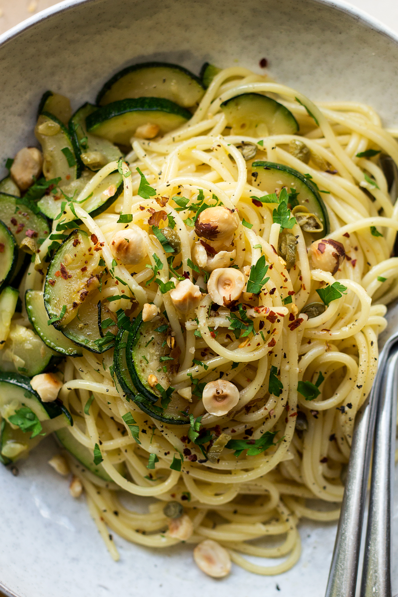 Spaghetti aglio e olio - Lazy Cat Kitchen