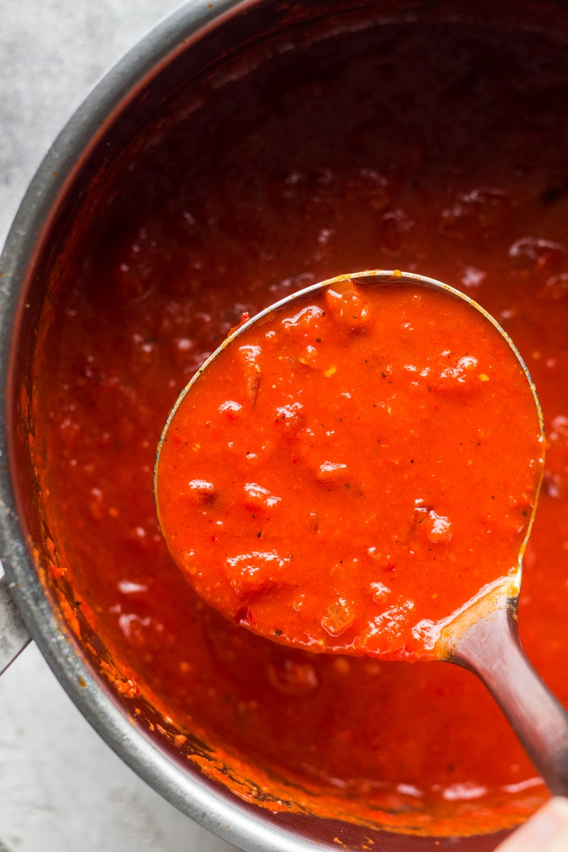 roasted red pepper and garlic soup pot