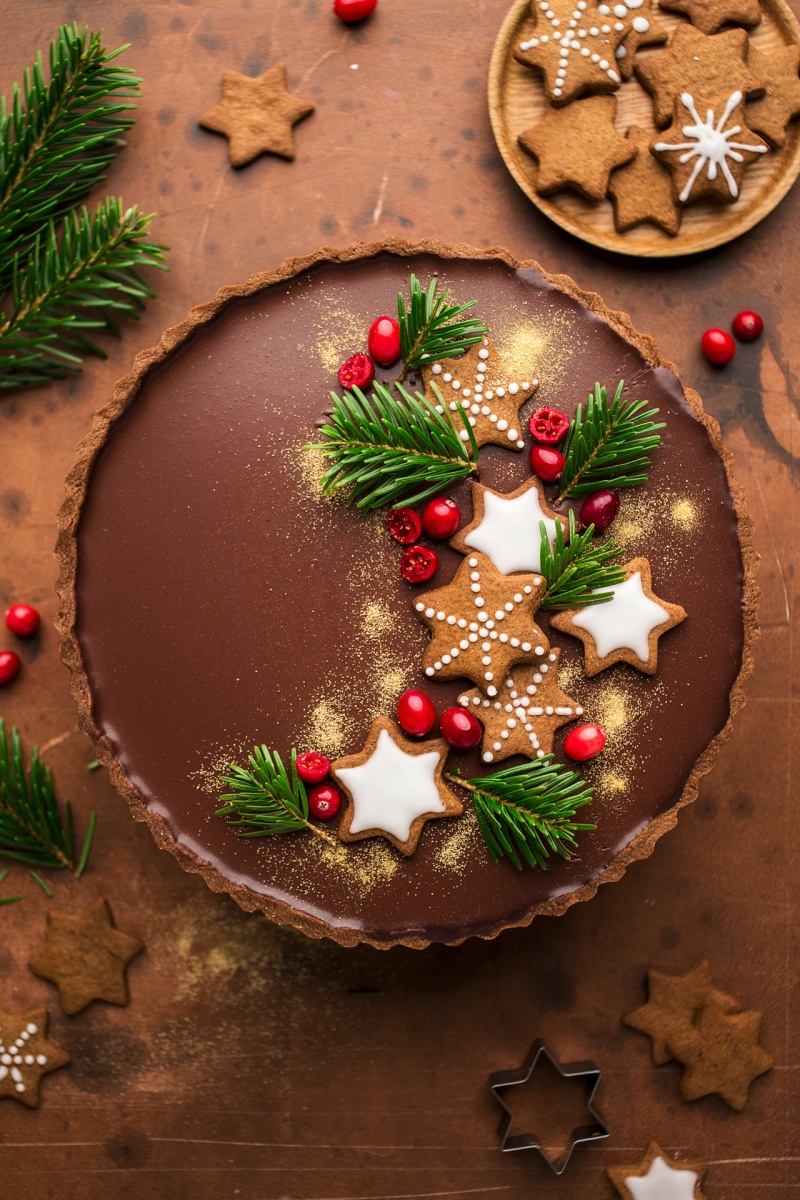 gingerbread amaretto chocolate tart styled