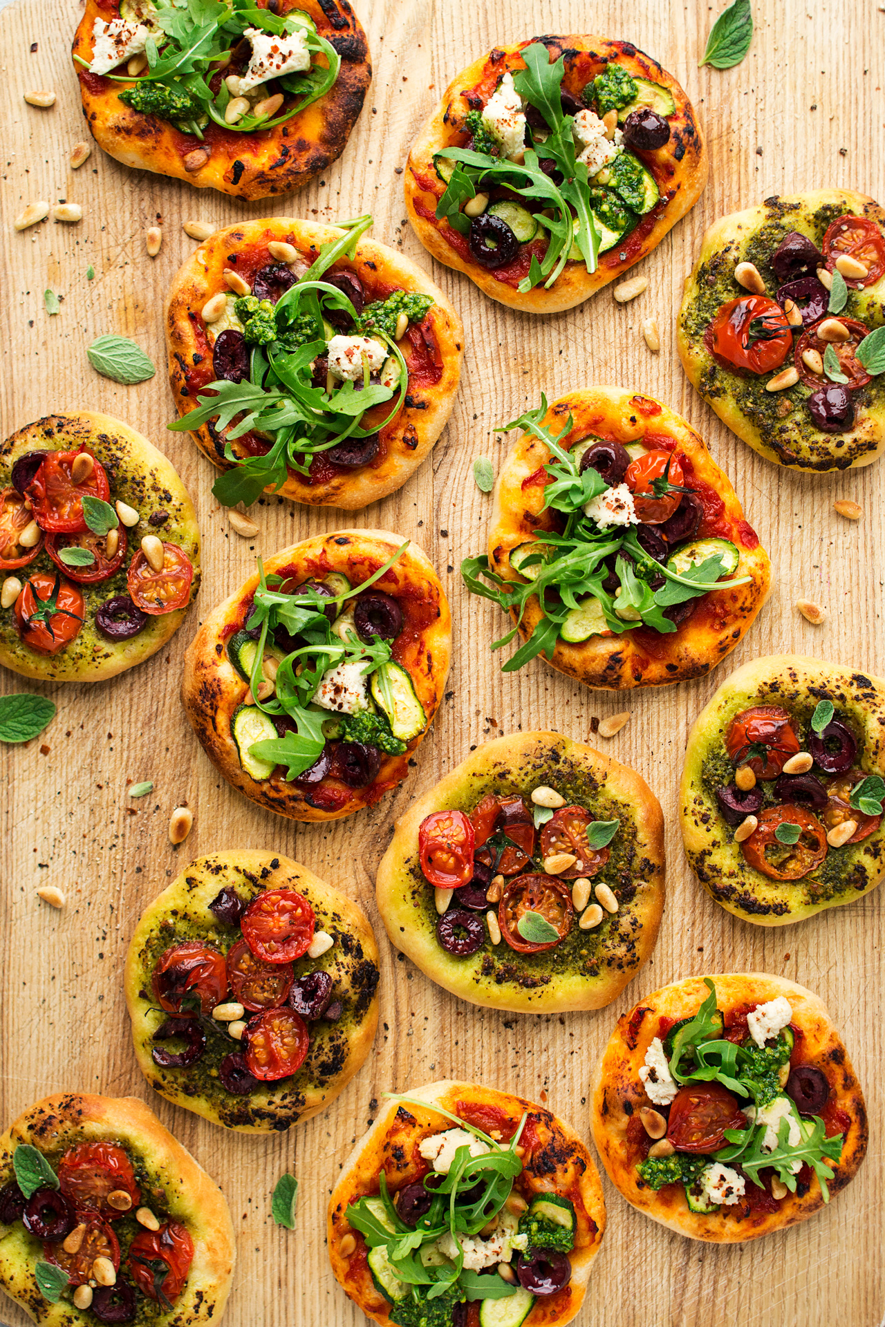 mini vegan pizzas board