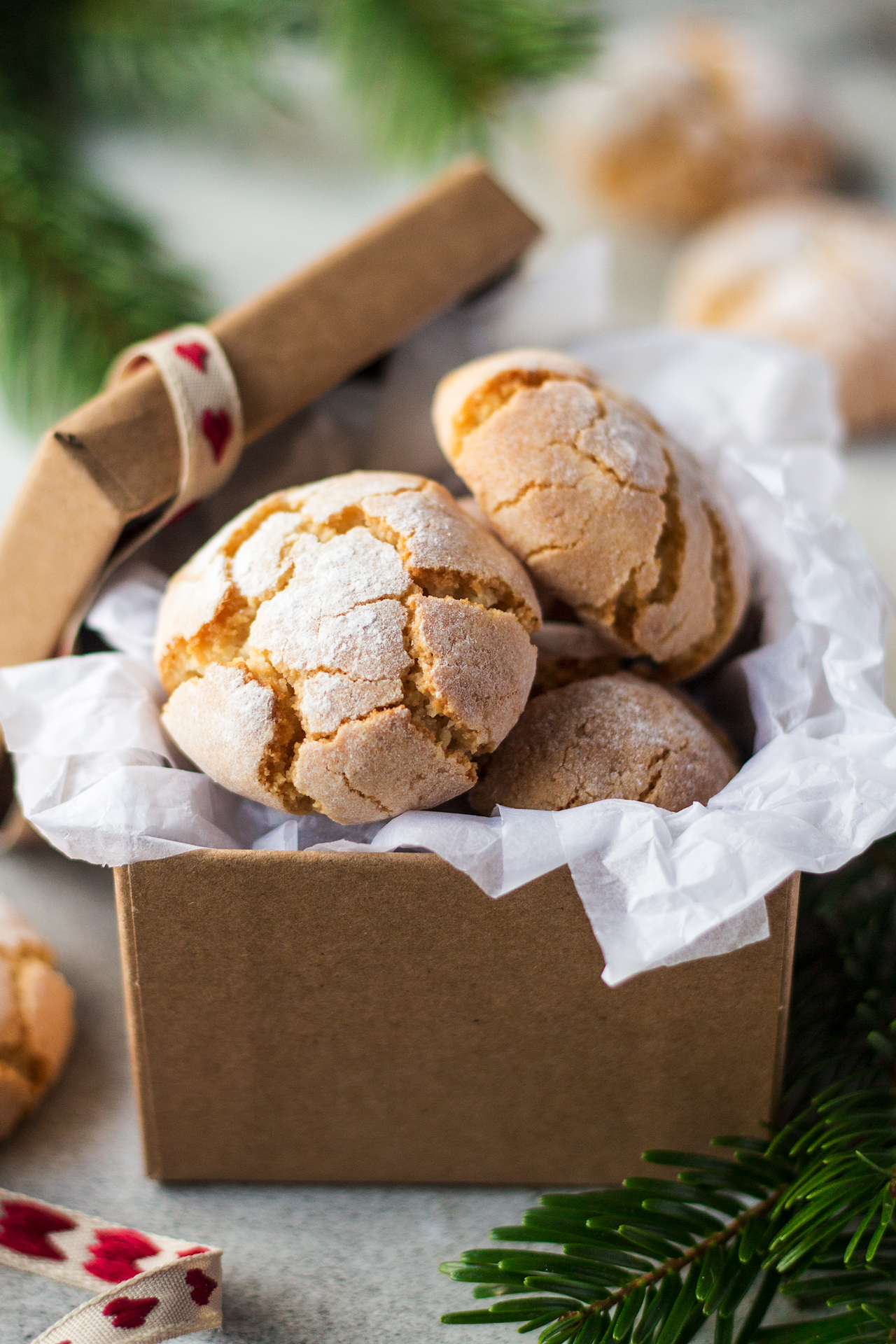 vegan amaretti cookies gift