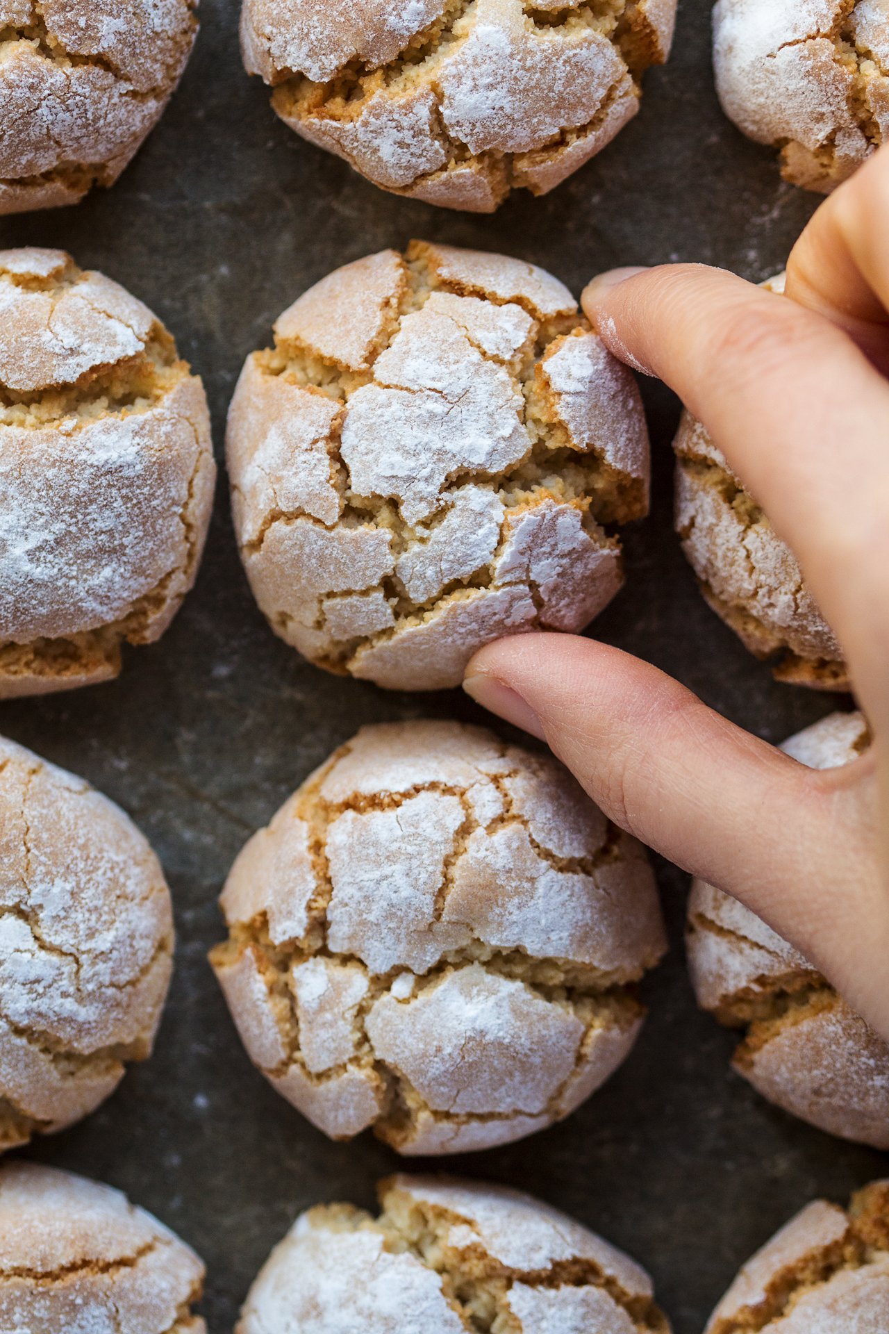 vegan amaretti cookies hand