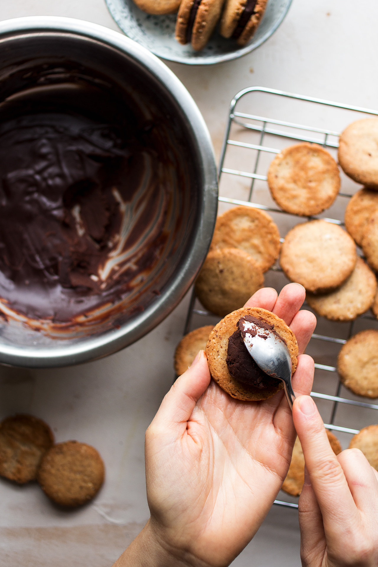 vegan cookie sandwiches assembly