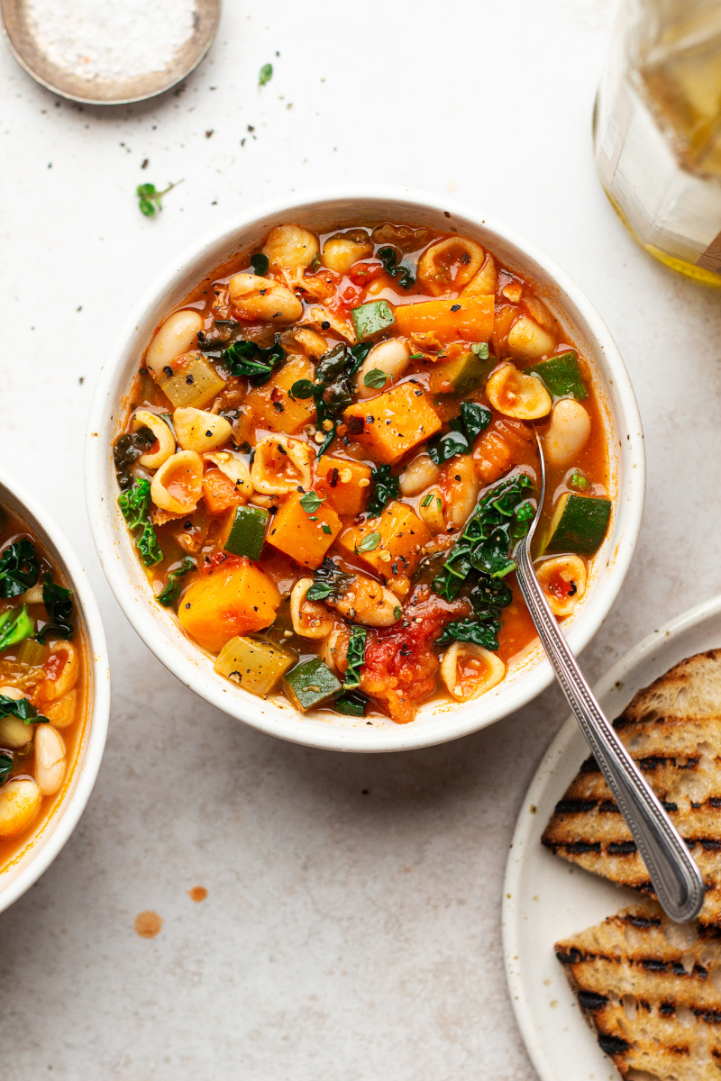 Vegan minestrone soup