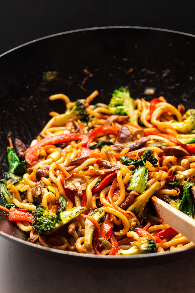 Vegan Yaki Udon - Izzy's Vegetarian Recipes