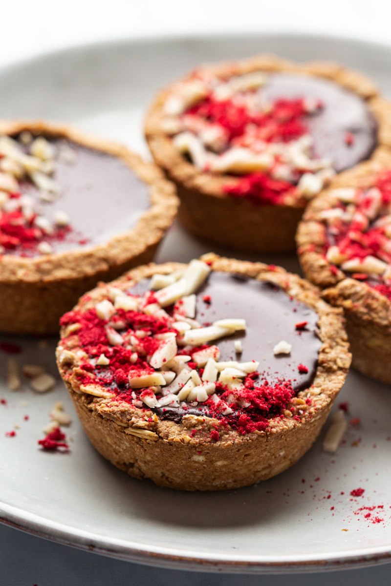 chocolate cookie cups amaretto side