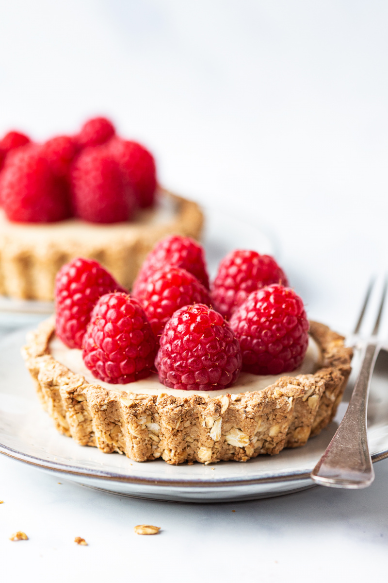 vegan white chocolate ganache tarts side