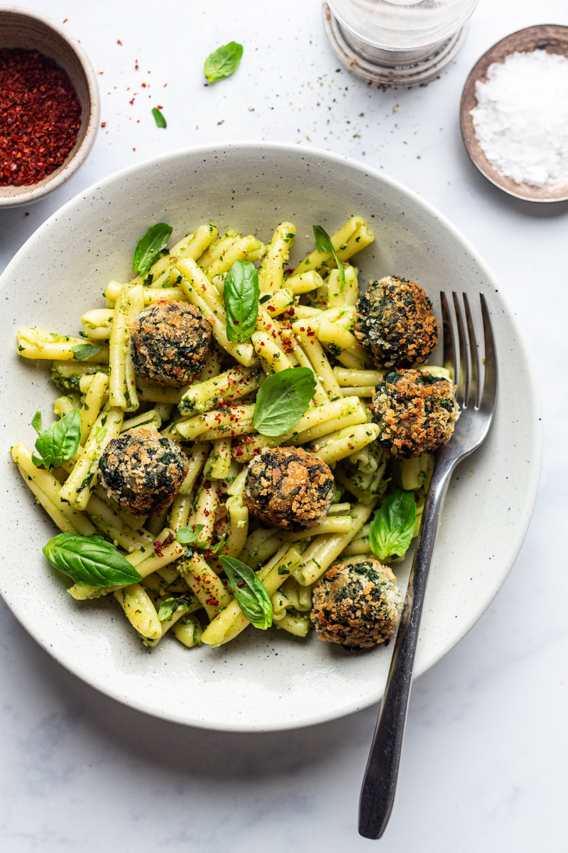 vegan spinach balls pasta