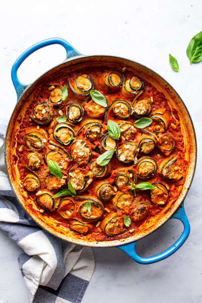 Roasted tomato sauce pasta - Lazy Cat Kitchen