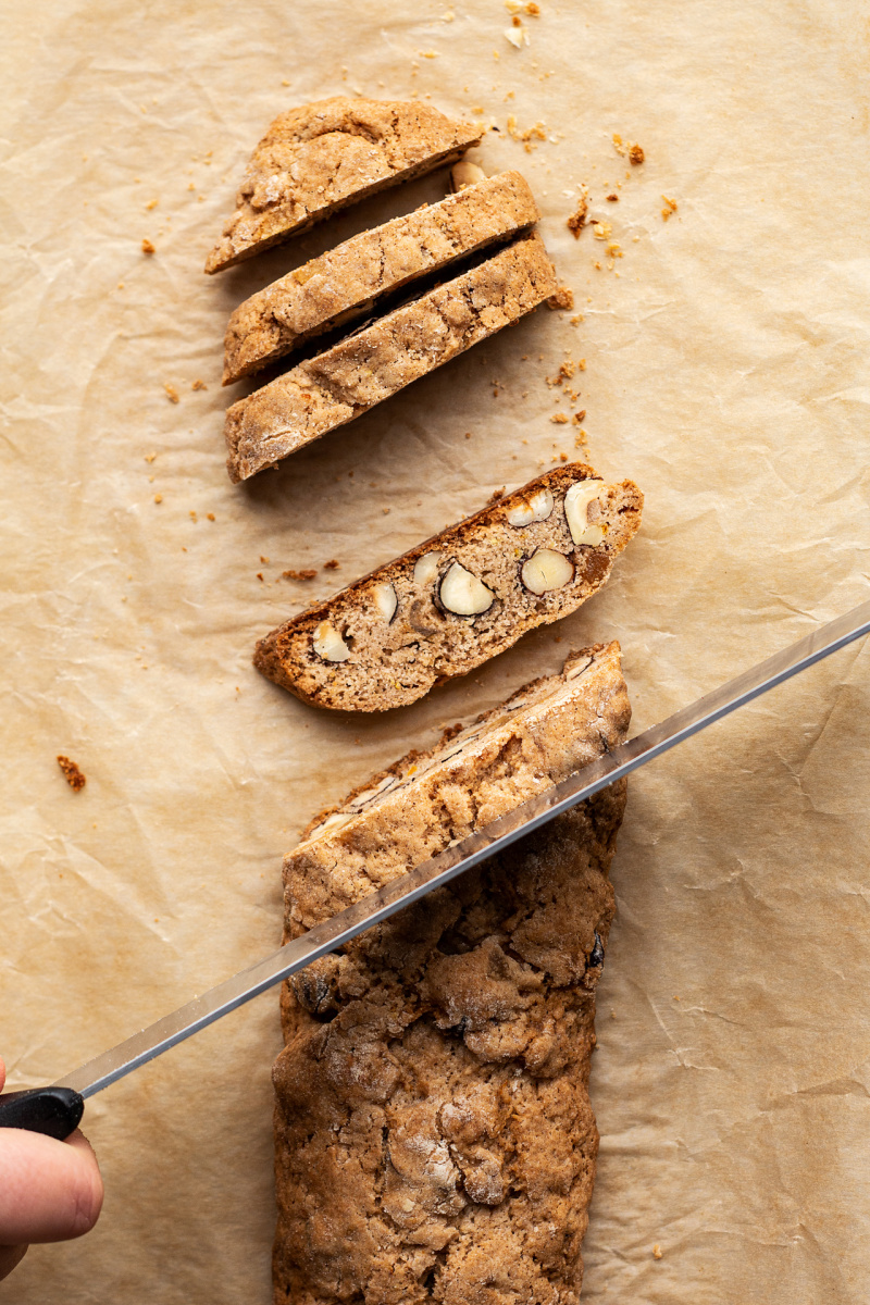 christmas vegan biscotti cutting