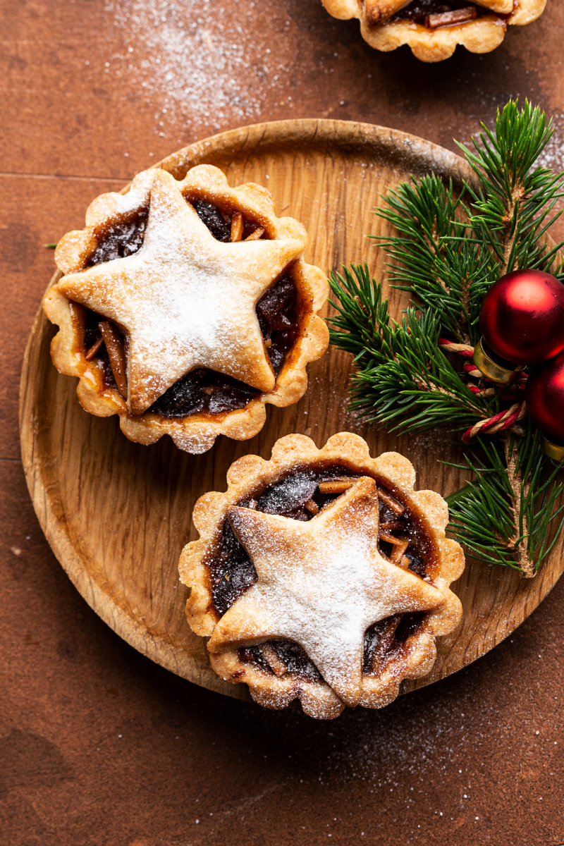 vegan mince pies plate