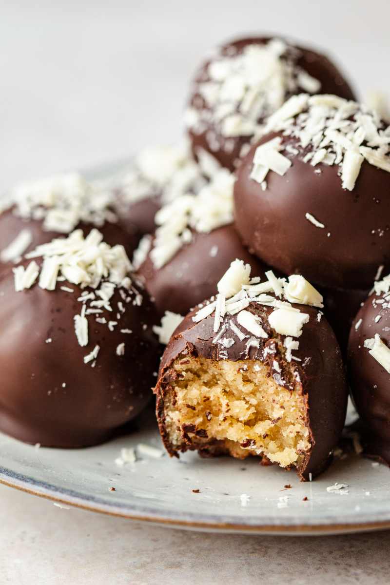 vegan marzipan truffles 5 ingredients crossection