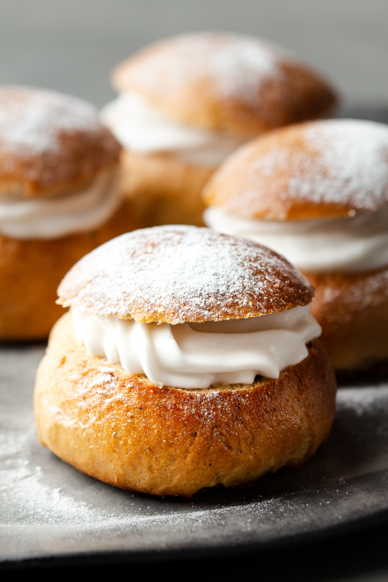 vegan semla buns icing sugar