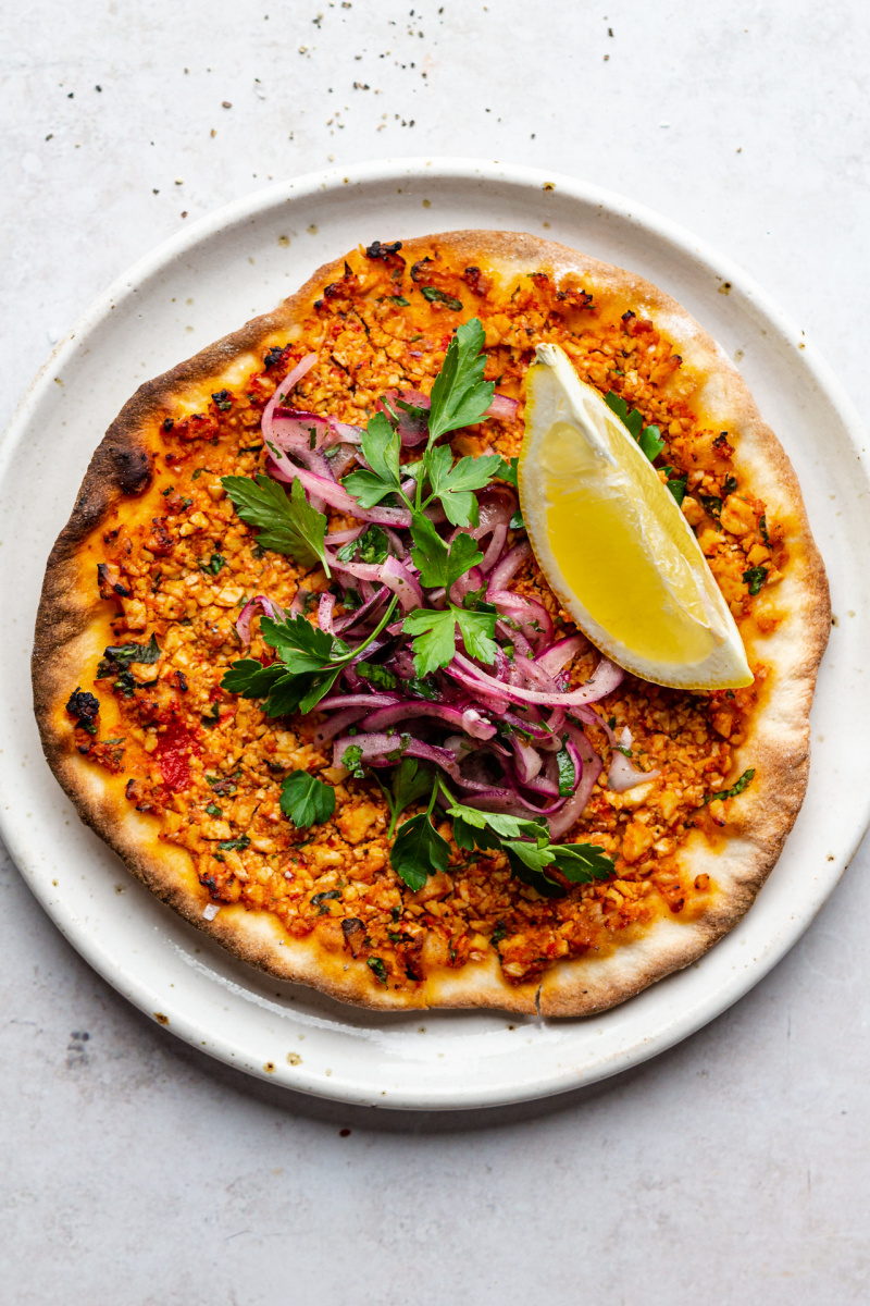 vegan turkish pizza lahmacun plate