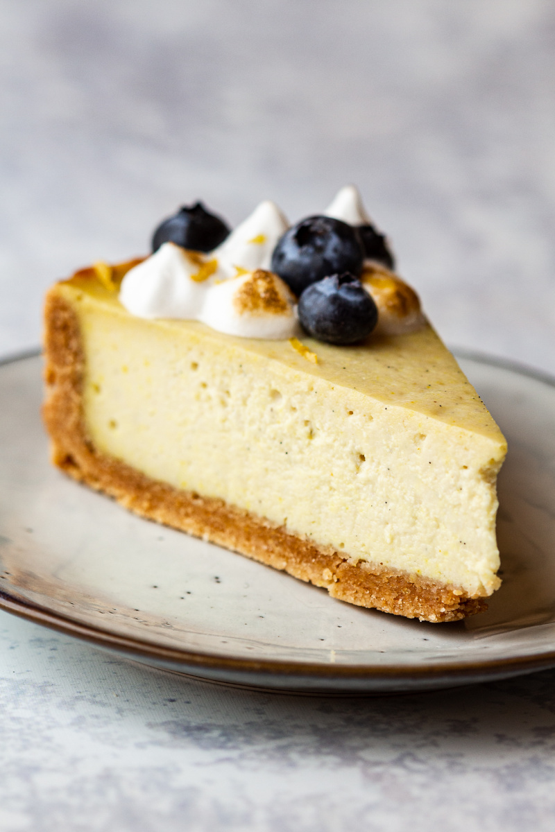 vegan lemon cheesecake slice