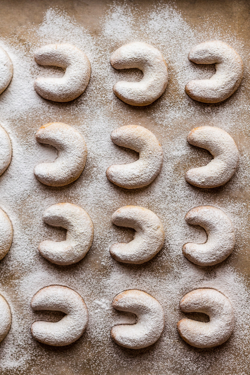 vegan vanilla crescent cookies tray