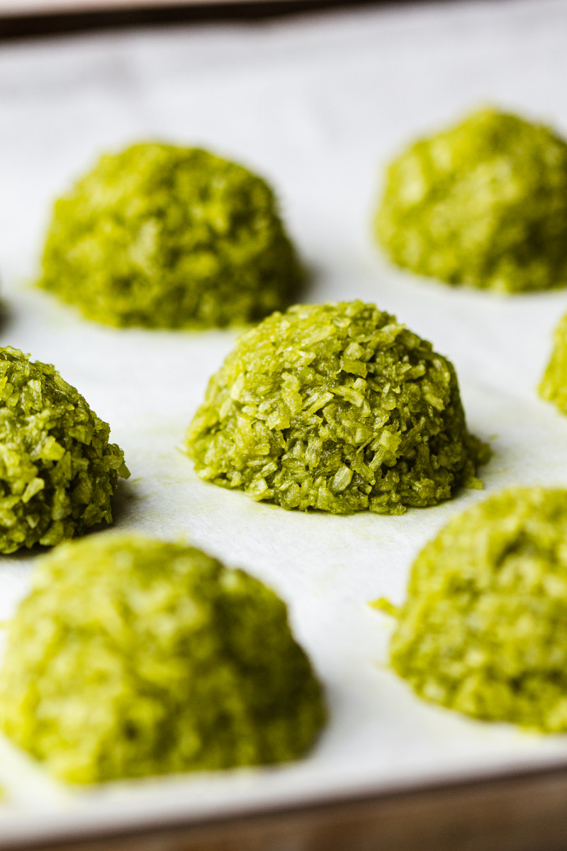 matcha coconut macaroons before baking