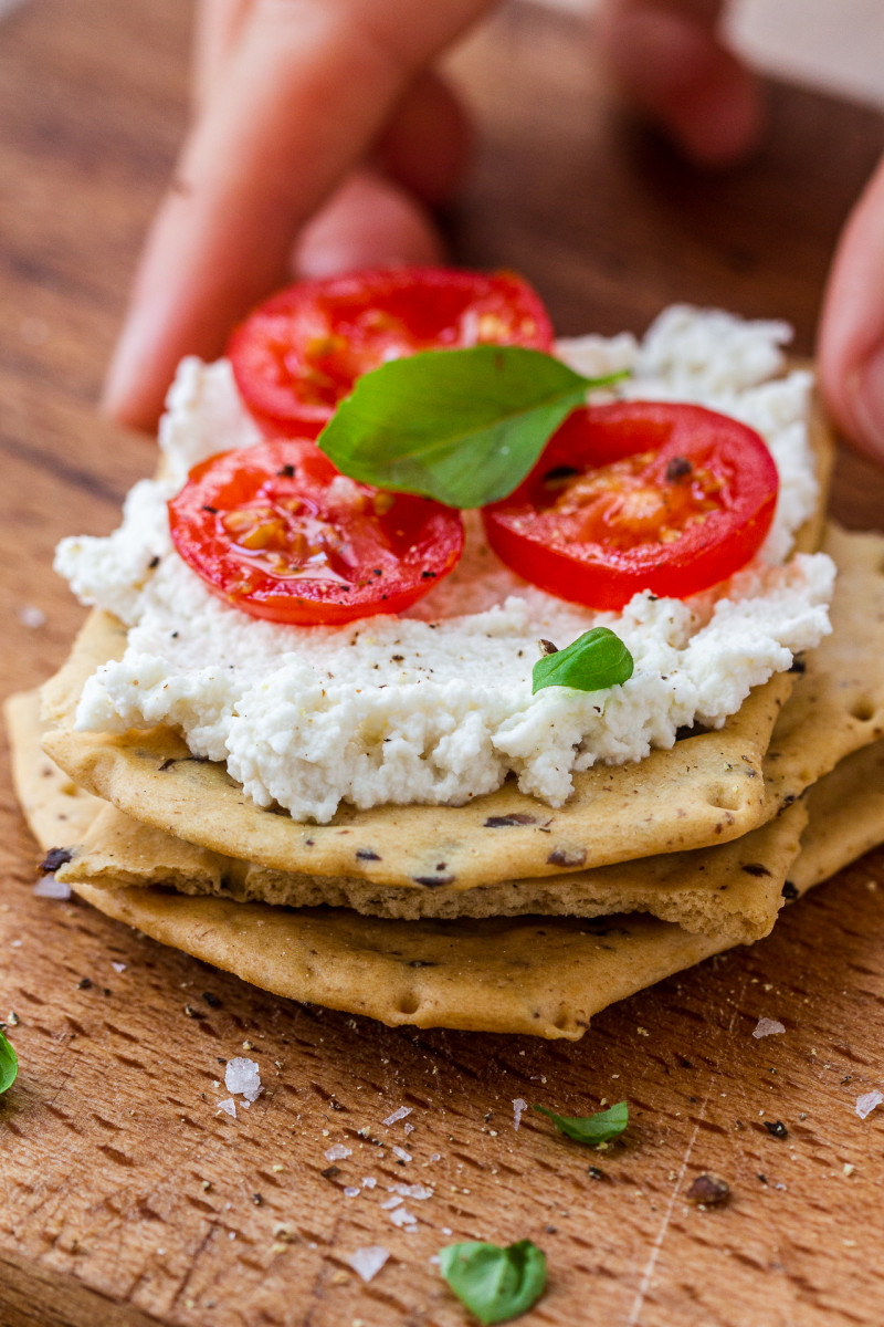 vegan ricotta crackers