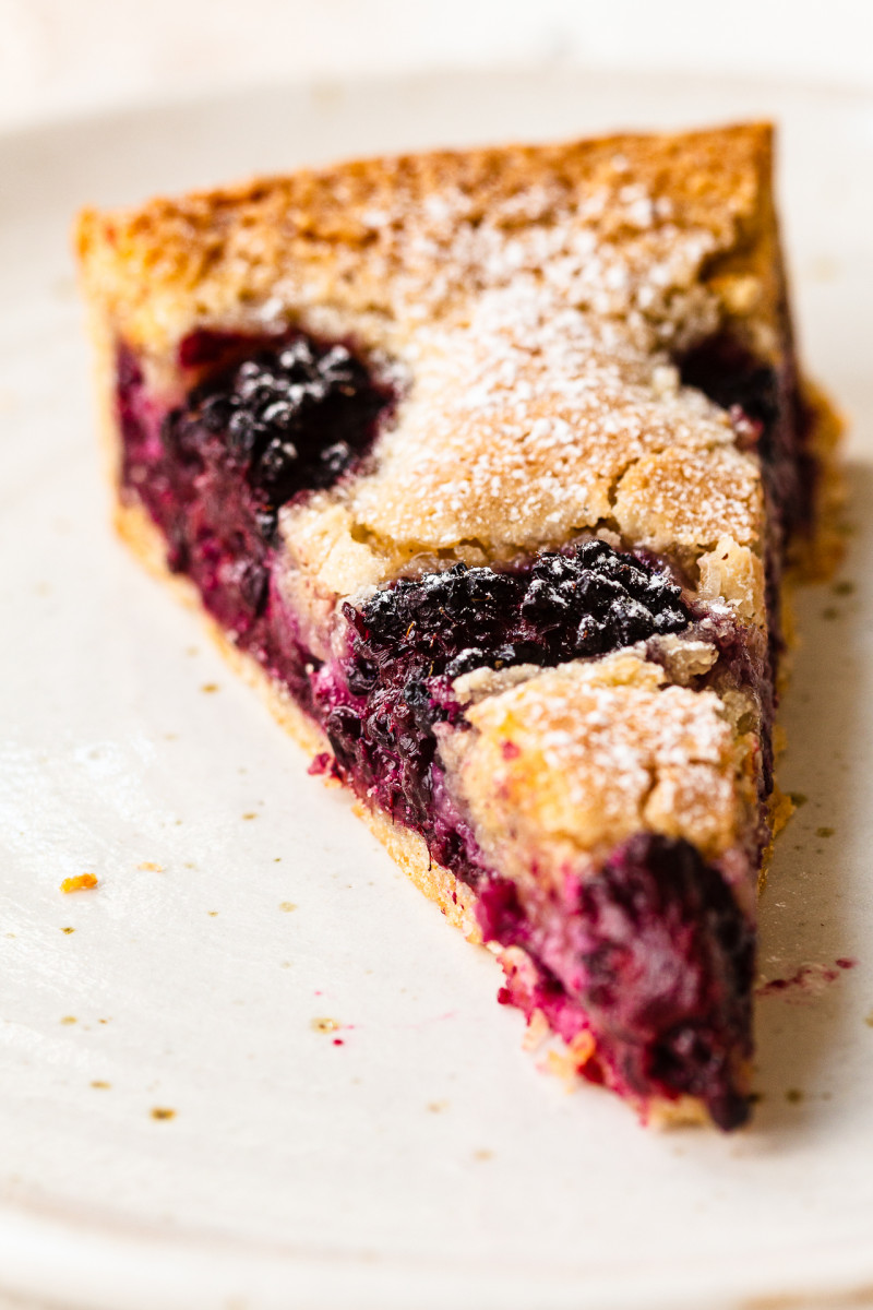 vegan bakewell blackberries slice