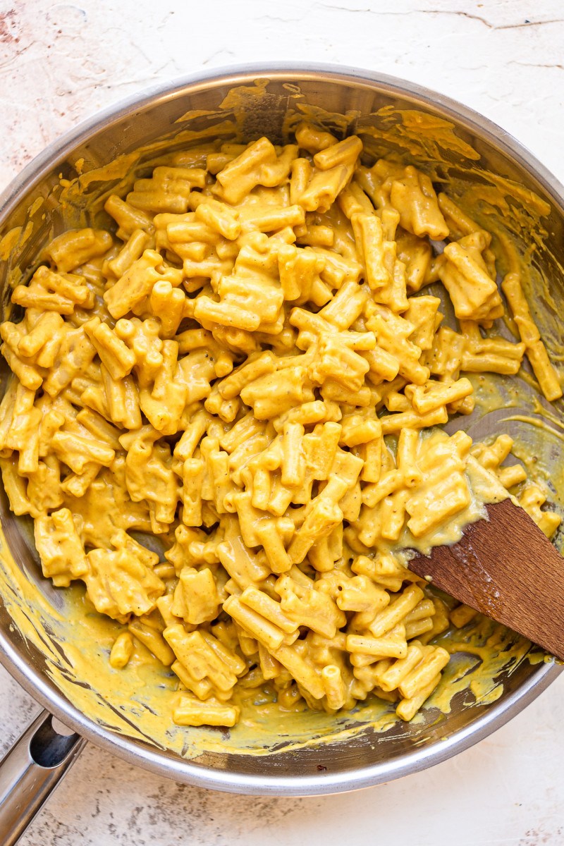 vegan mac and cheese pan