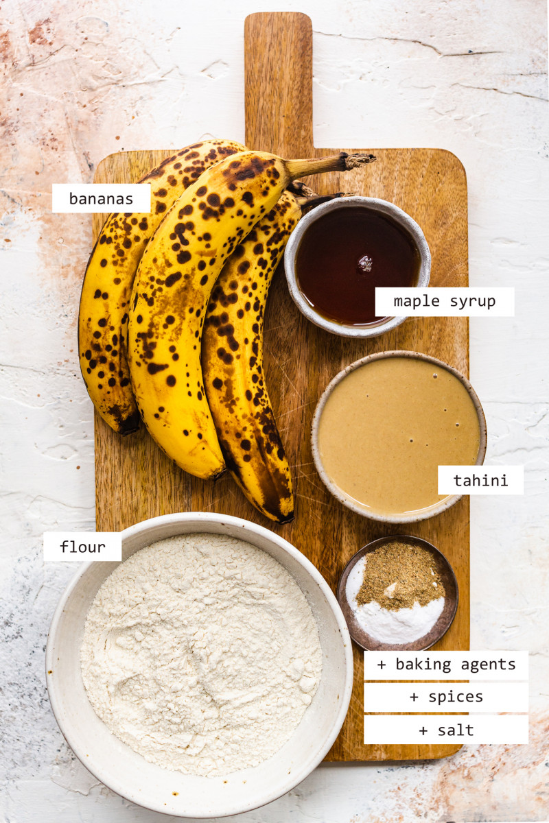 Ingredienti per il pane alla banana vegano tahini