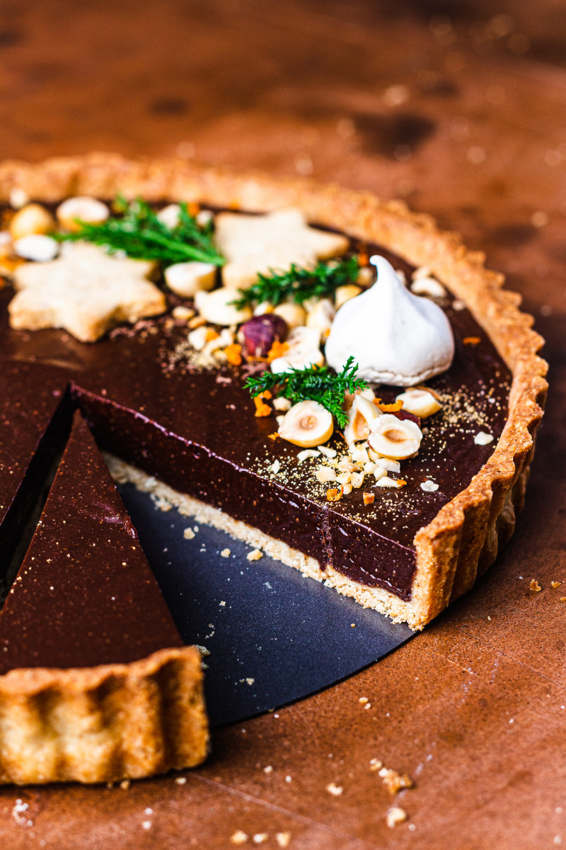 vegan chocolate hazelnut tart side