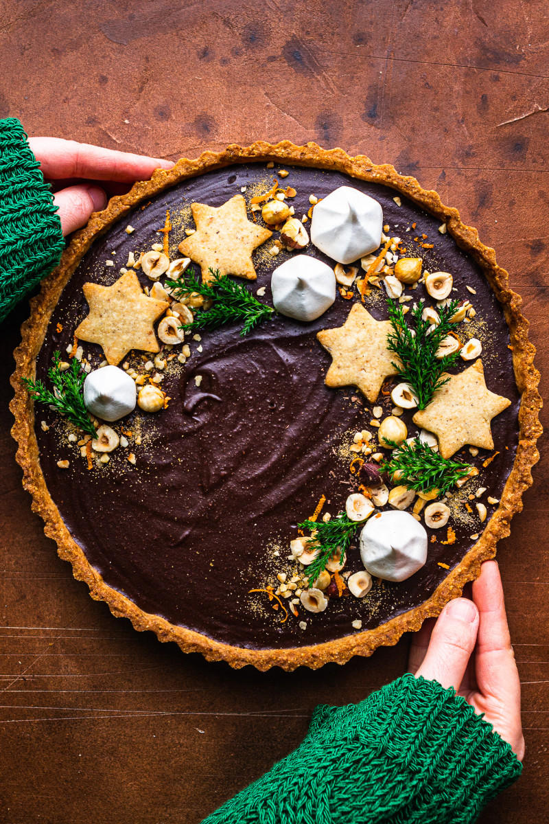 vegan chocolate hazelnut tart whole