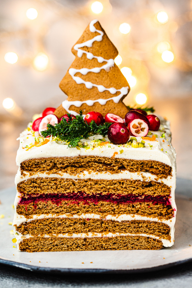 Christmas Gingerbread Cake Lemon and Caramel | My Kitchen Stories