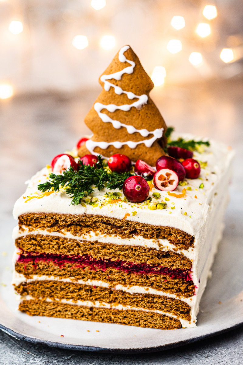 vegan gingerbread cake custard buttercream side