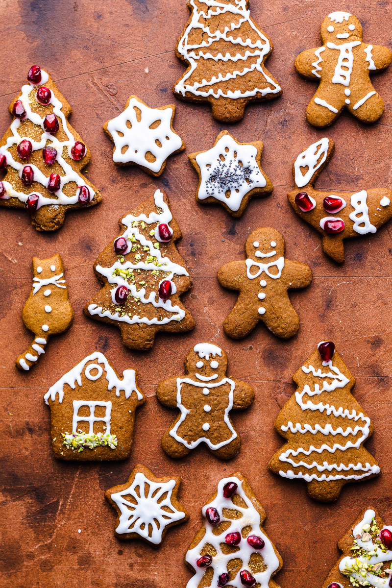 vegan gingerbread cookies baking tray