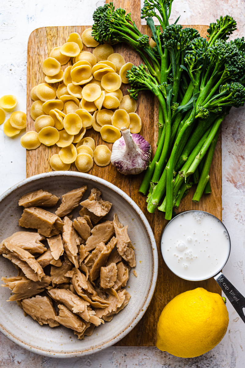 vegan broccoli pasta main ingredients