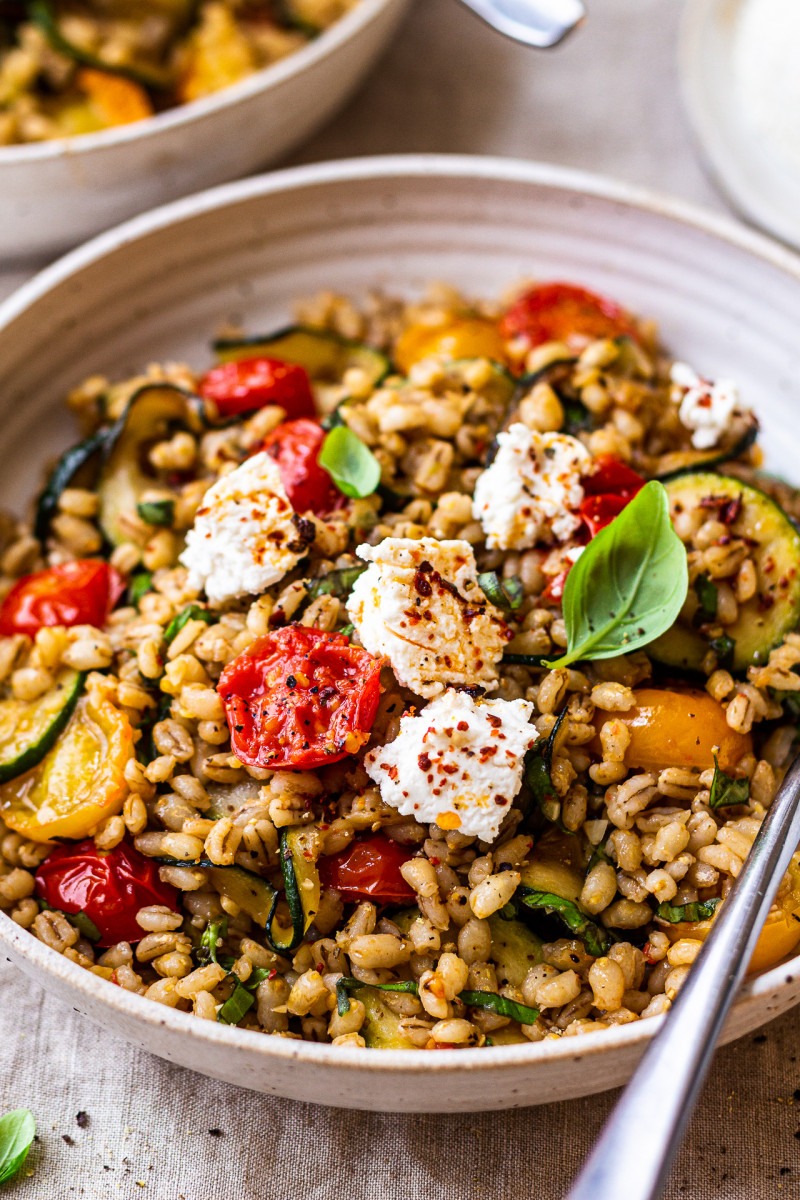 barley salad summer vegetables bowl