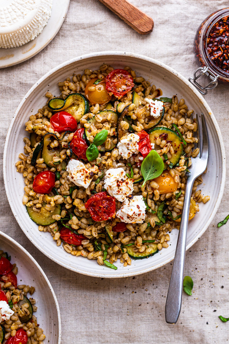 barley salad summer vegetables lunch